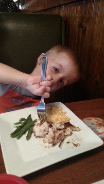 Grilled chicken, green beans and mac and cheese: balance !