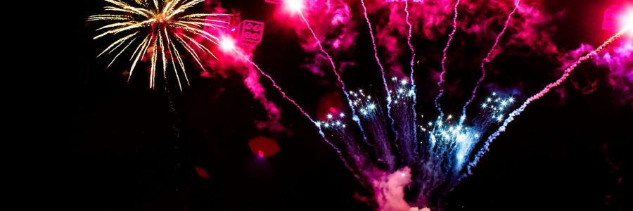 WINTER HAVEN, FL  -- December 19, 2015 -- Fireworks display over Lake Eloise at LEGOLAND Æ Florida Resort. (PHOTO / LEGOLAND Florida, Merlin Entertainments Group, Chip Litherland)WINTER HAVEN, FL  -- December 19, 2015 -- Fireworks display over Lake Eloise at LEGOLAND Æ Florida Resort. (PHOTO / LEGOLAND Florida, Merlin Entertainments Group, Edward Linsmier)