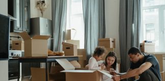 Simplifying the Move to Orlando: Downsizing Tips for Stress-Free Relocation