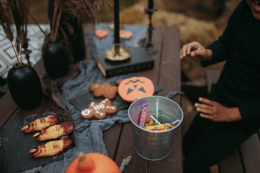 Halloween pet safety, Halloween candy