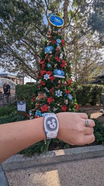 christmas at the theme parks, disney springs