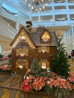 christmas at the theme parks, disneys boardwalk resort