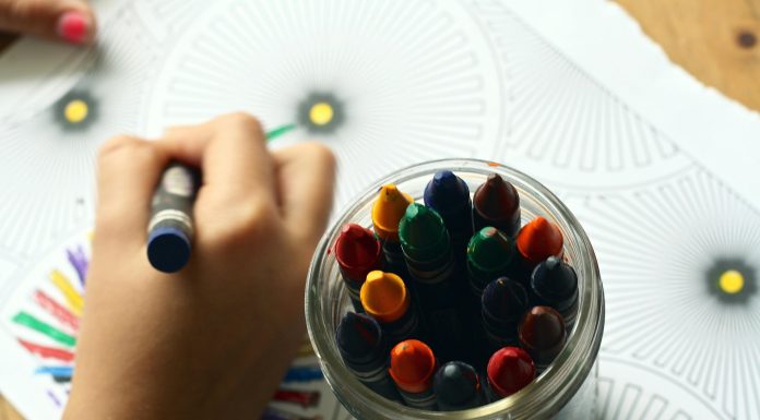 child hand coloring; drawing tips