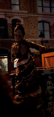 woman performer at Universal Florida for Halloween Horror Nights