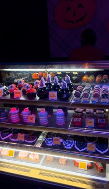 Themed treats in a glass case at Halloween Horror Nights